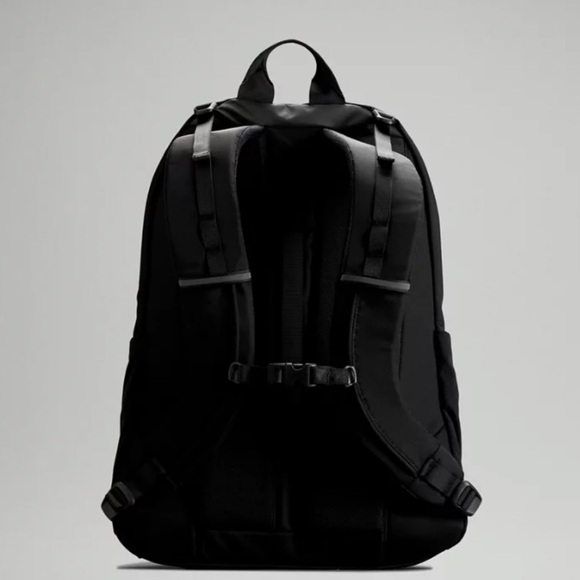Lululemon LiftOS 20L Black Backpack - Picture 2 of 12